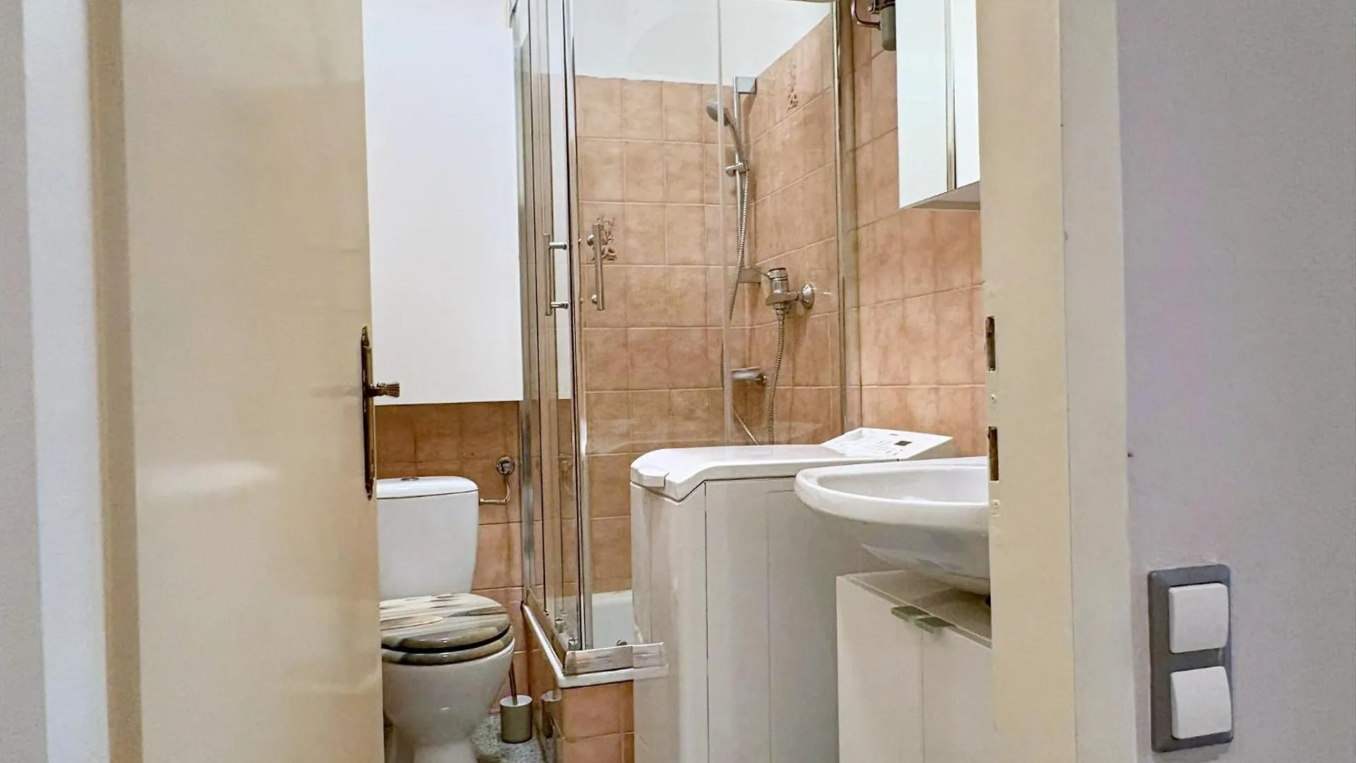 Apartamento Spacious And Near Metro I Close To Parks I Akh Viena